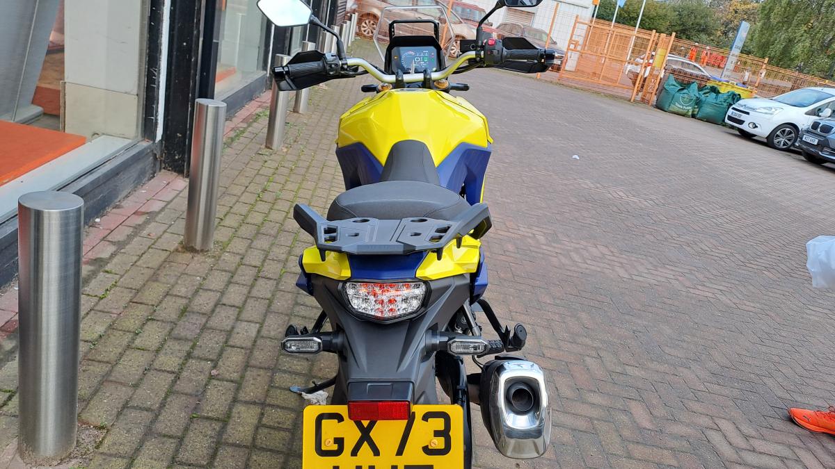 
								Suzuki V-Strom DL800 DE full									