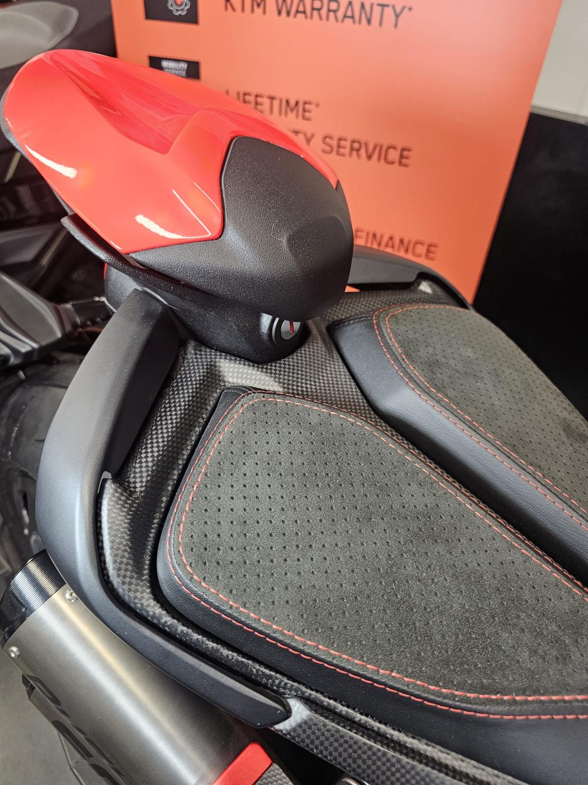 
								MV AGUSTA RUSH 1000 full									