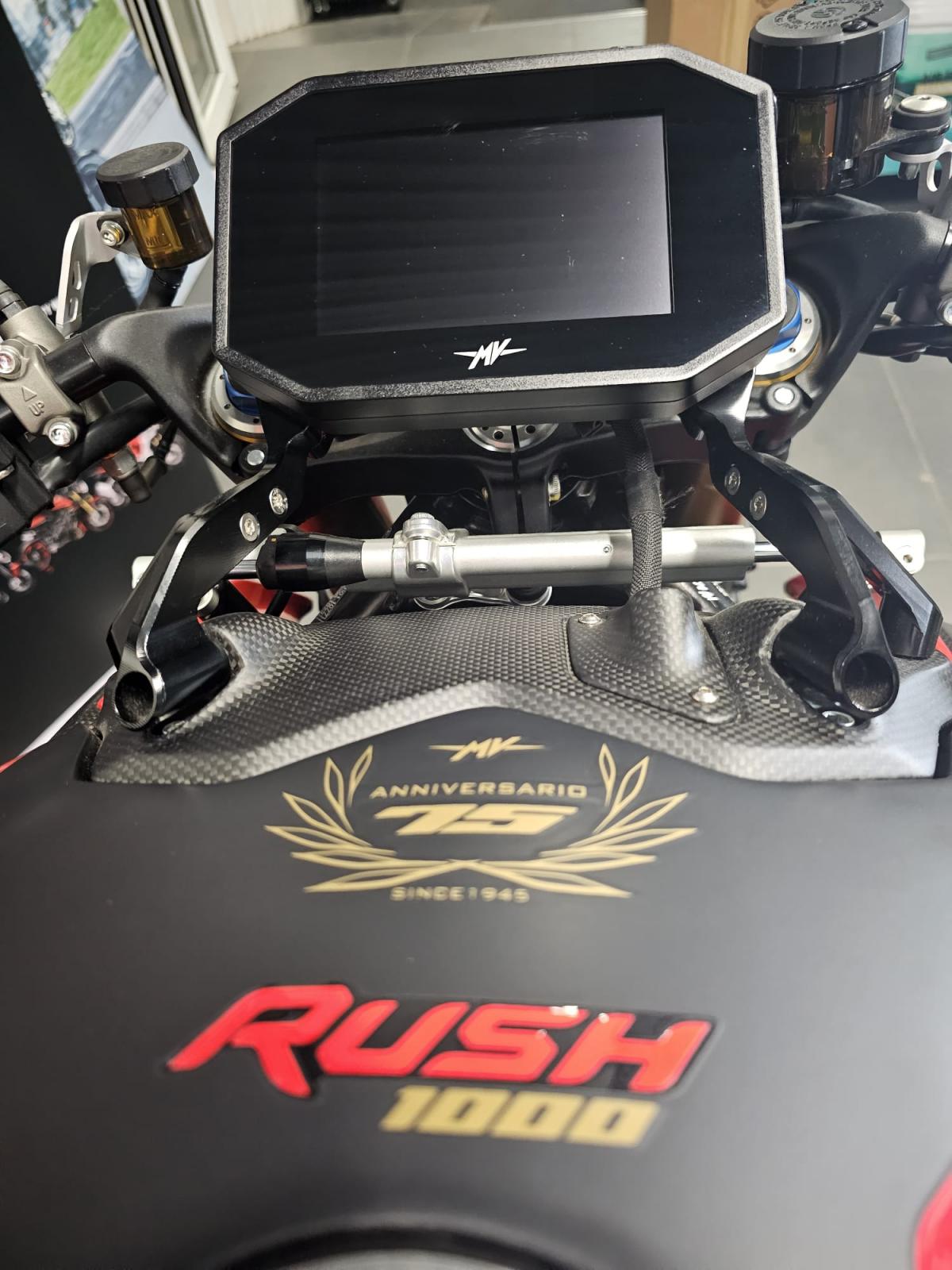
								MV AGUSTA RUSH 1000 full									