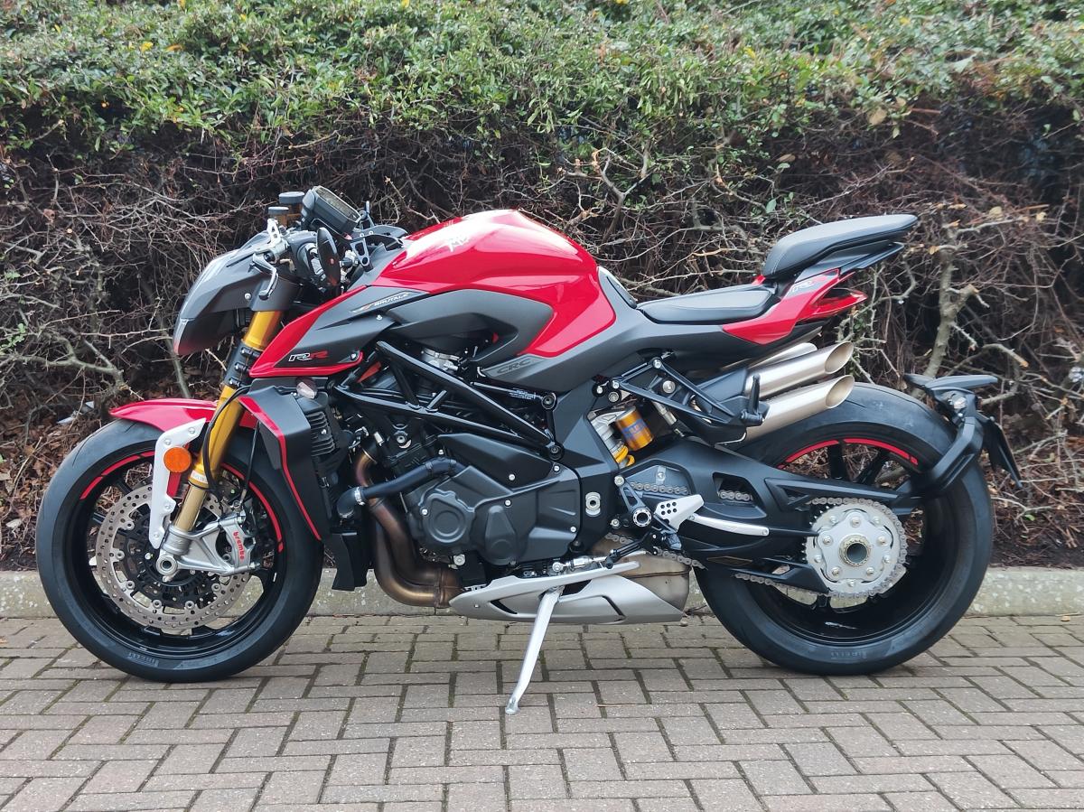 
								MV AGUSTA BRUTALE 1000RR full									