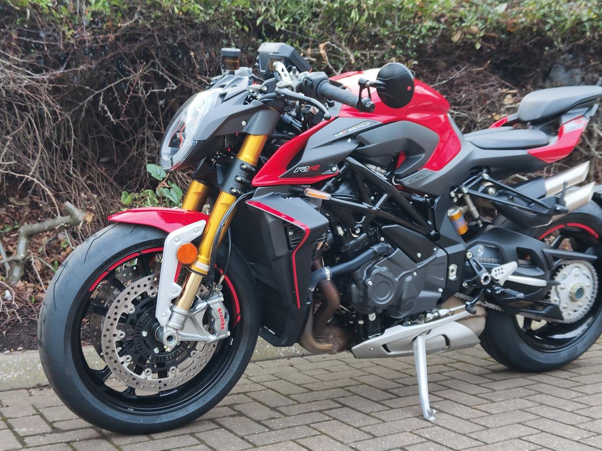 
								MV AGUSTA BRUTALE 1000RR full									