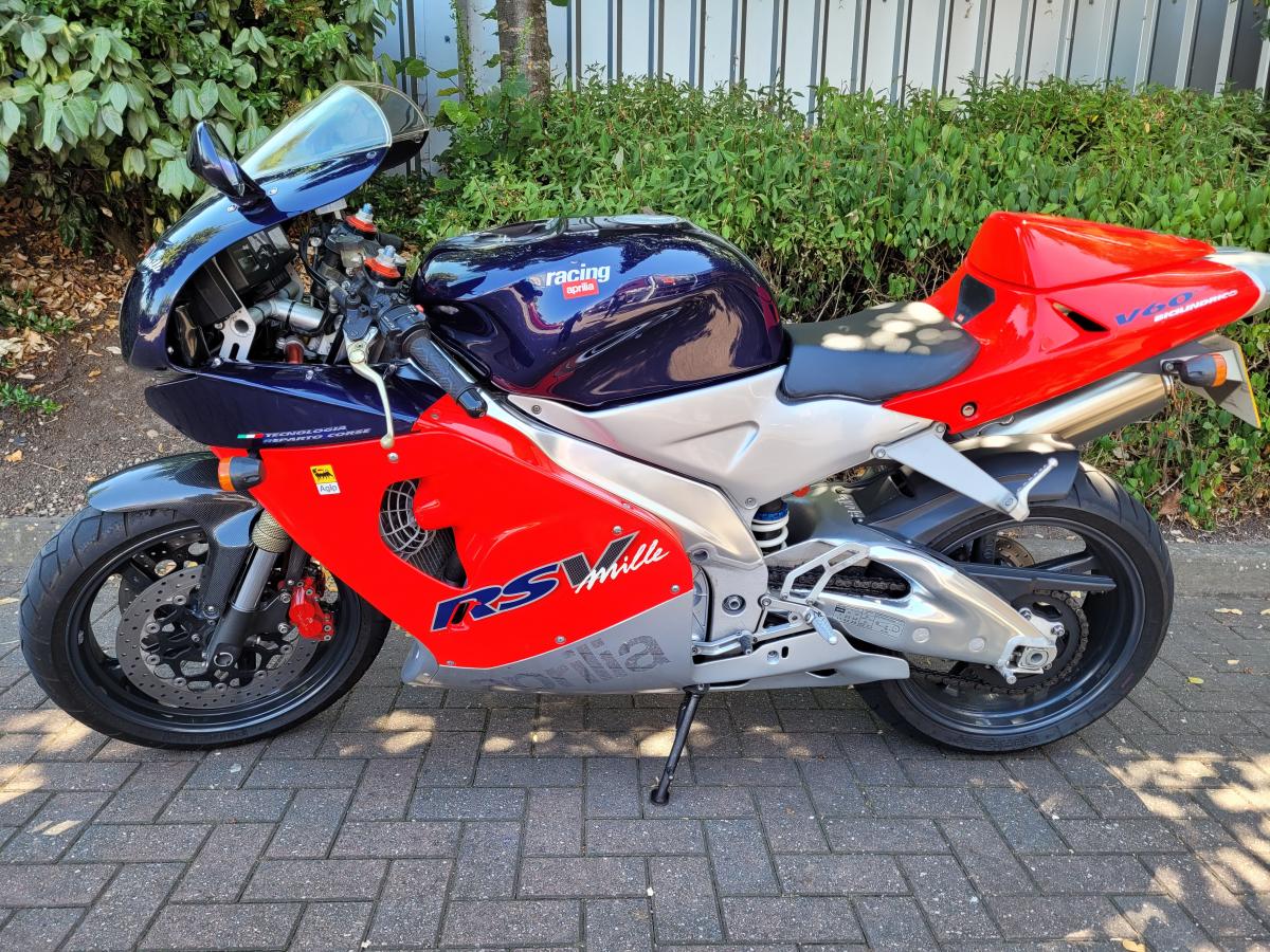 
								APRILIA RSV1000 MILLE full									