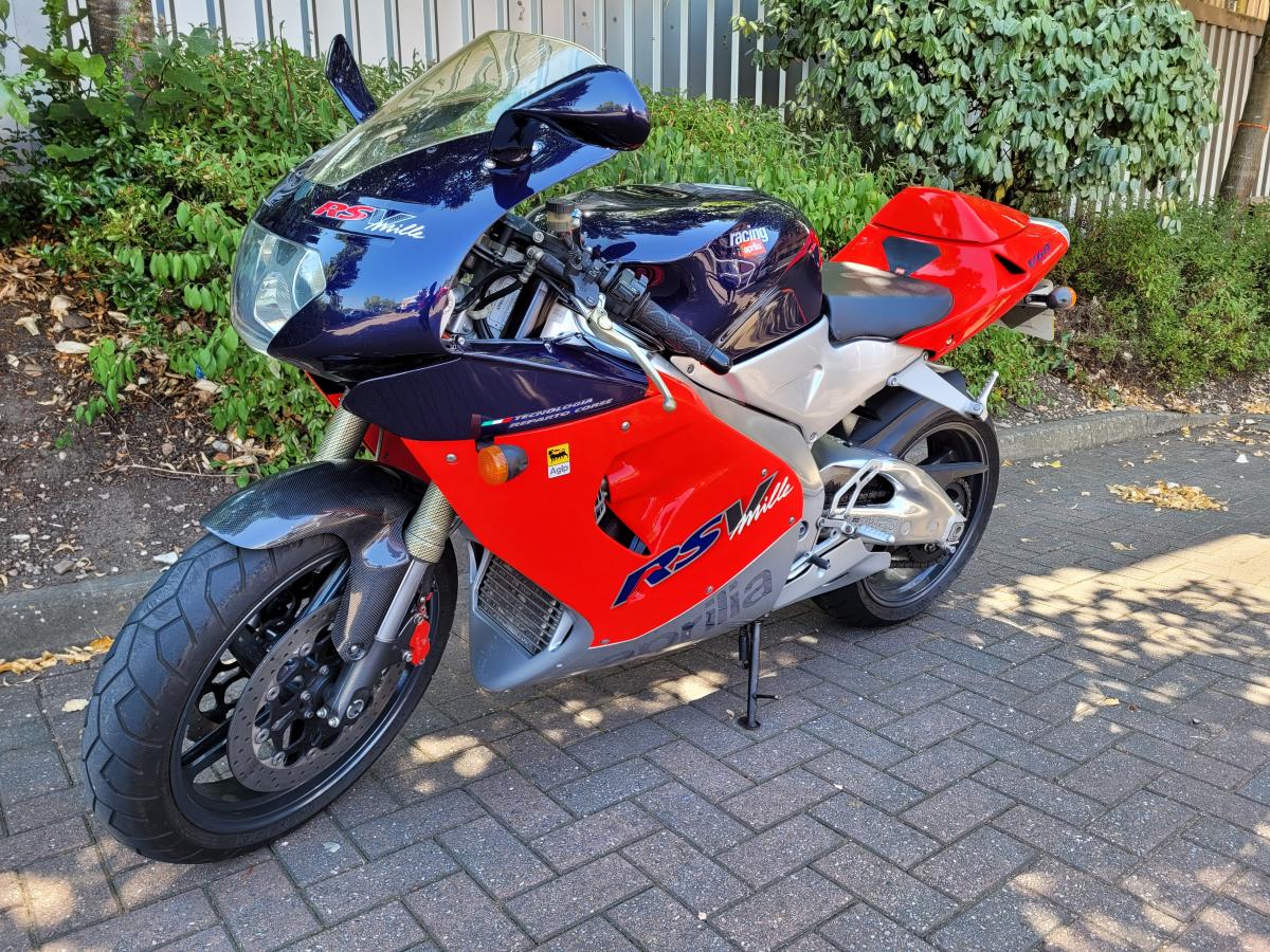 
								APRILIA RSV1000 MILLE full									