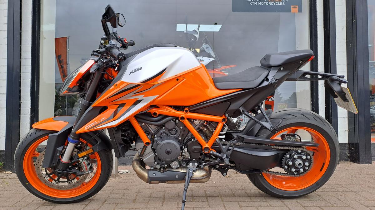 
								KTM SUPERDUKE EVO full									