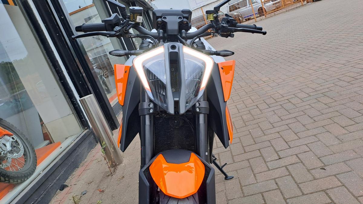 
								KTM SUPERDUKE EVO full									