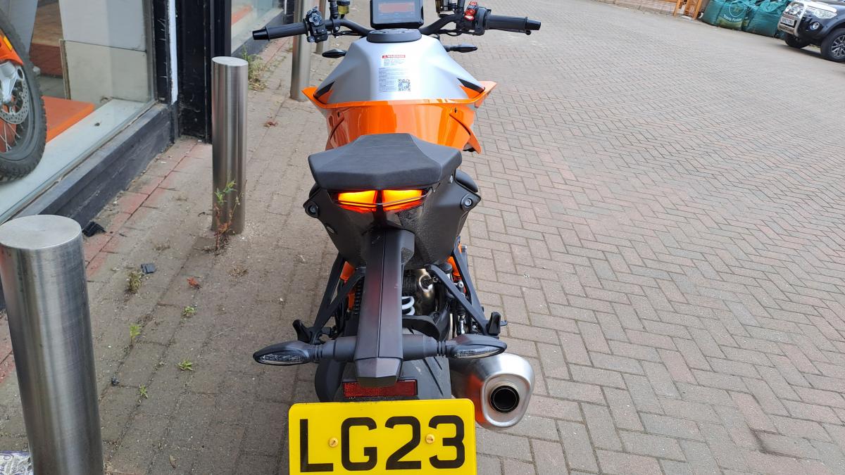 
								KTM SUPERDUKE EVO full									