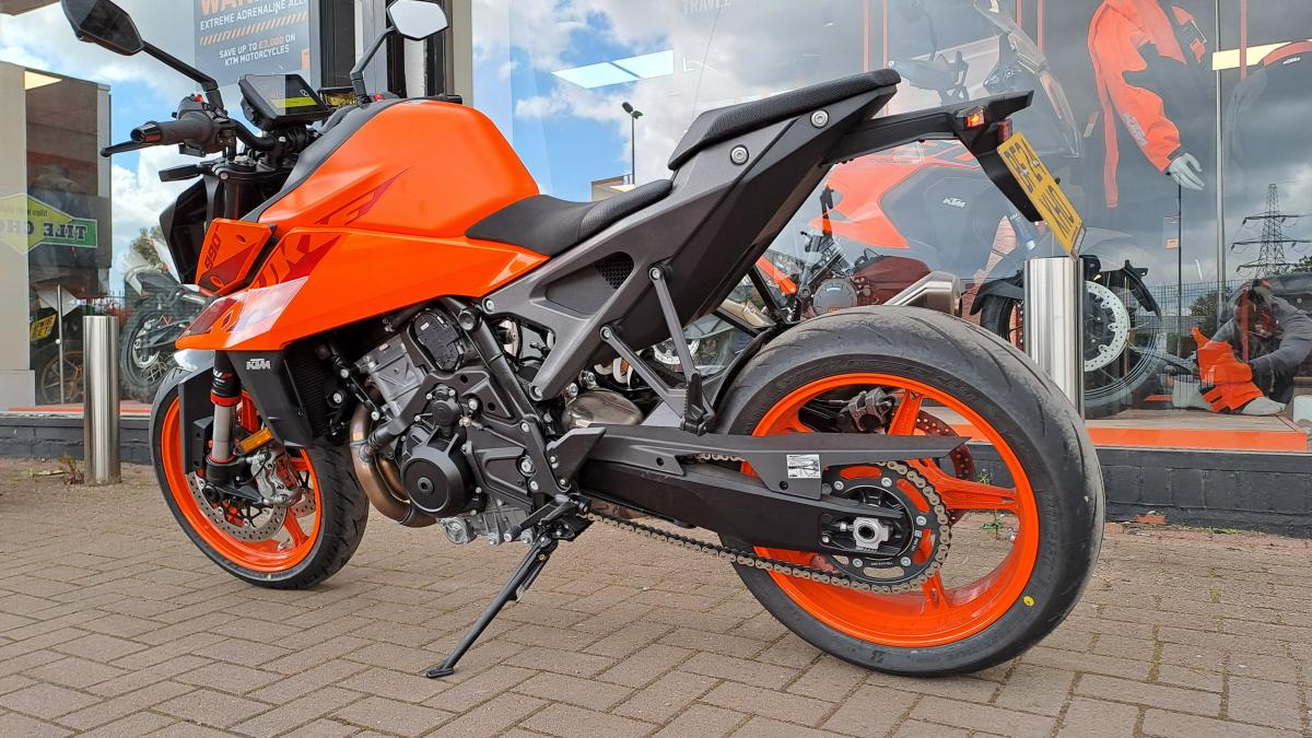 
								KTM KTM 990 SUPERDUKE full									