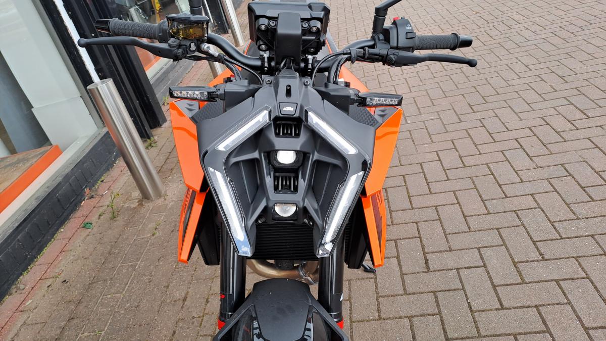 
								KTM KTM 990 SUPERDUKE full									