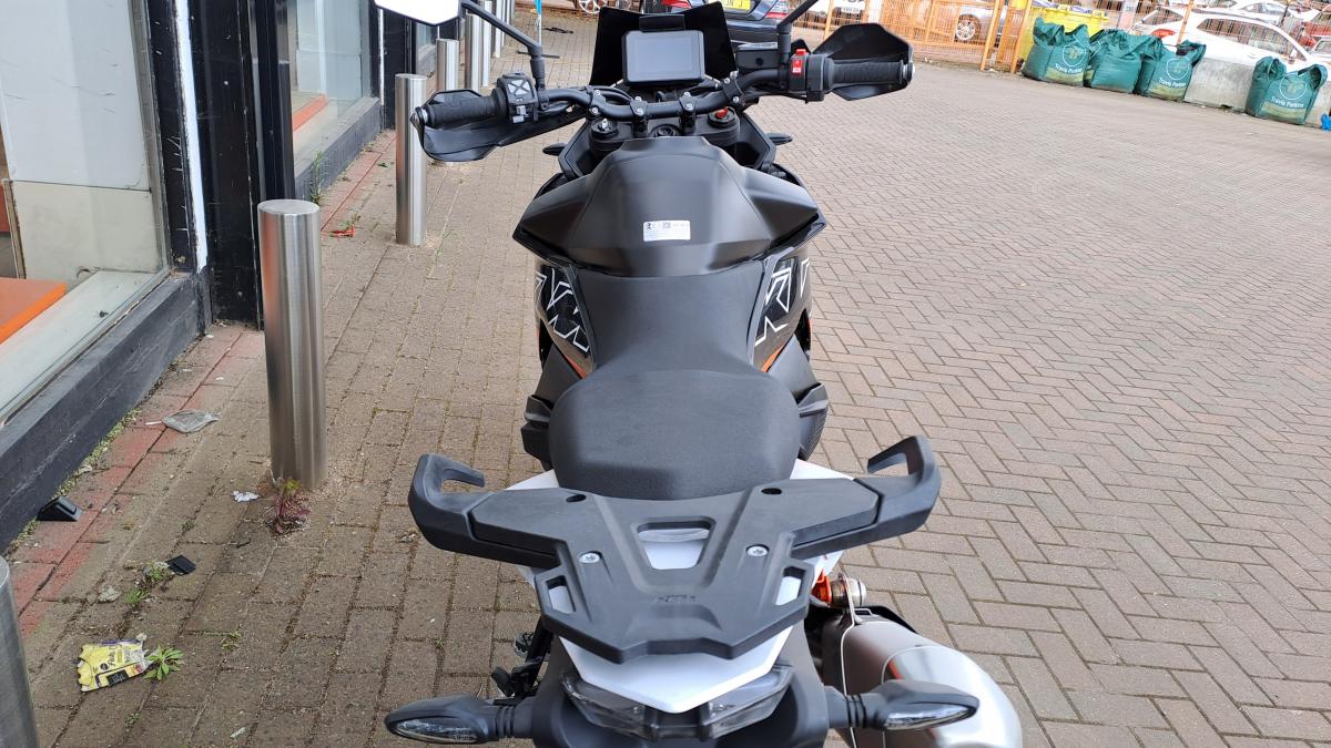 
								KTM 890 SMT full									