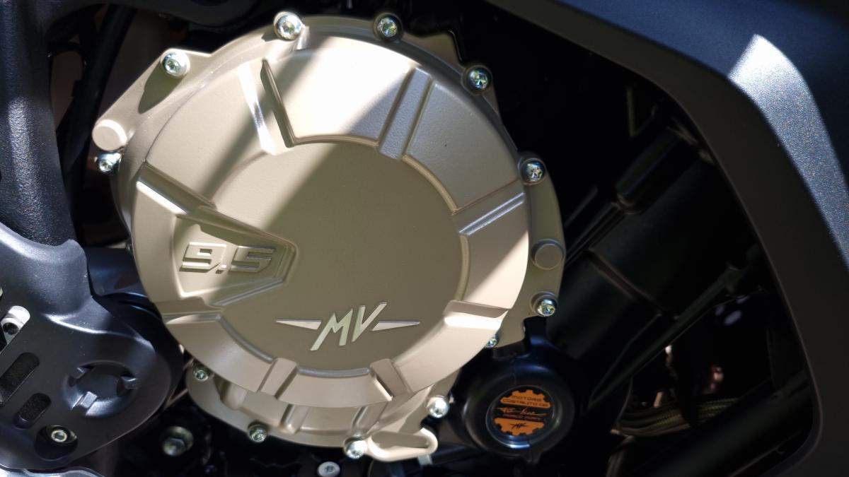 
								MV Agusta LXP Orioli full									