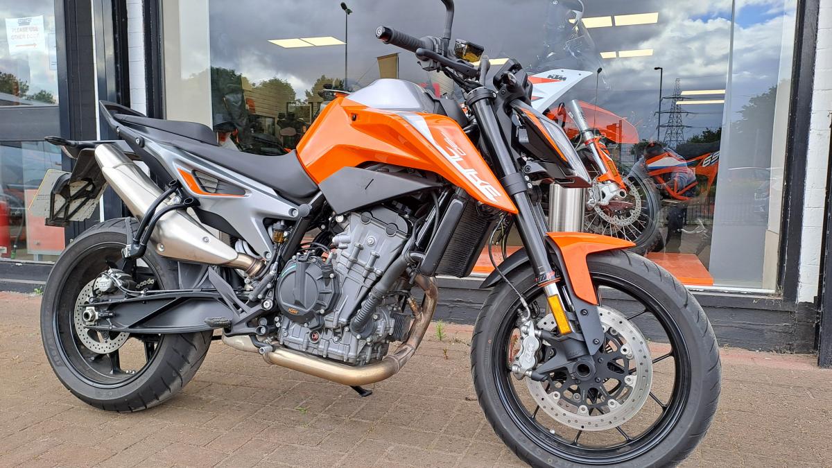 
								KTM 790 DUKE full									