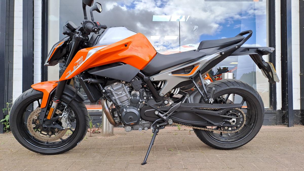 
								KTM 790 DUKE full									