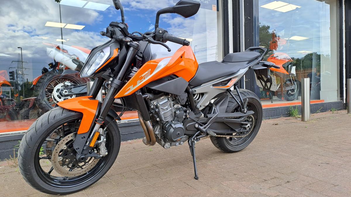 
								KTM 790 DUKE full									