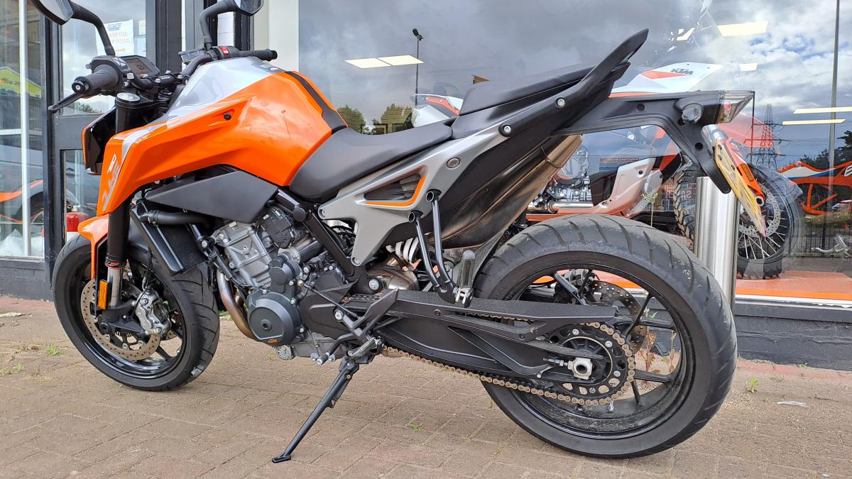 
								KTM 790 DUKE full									