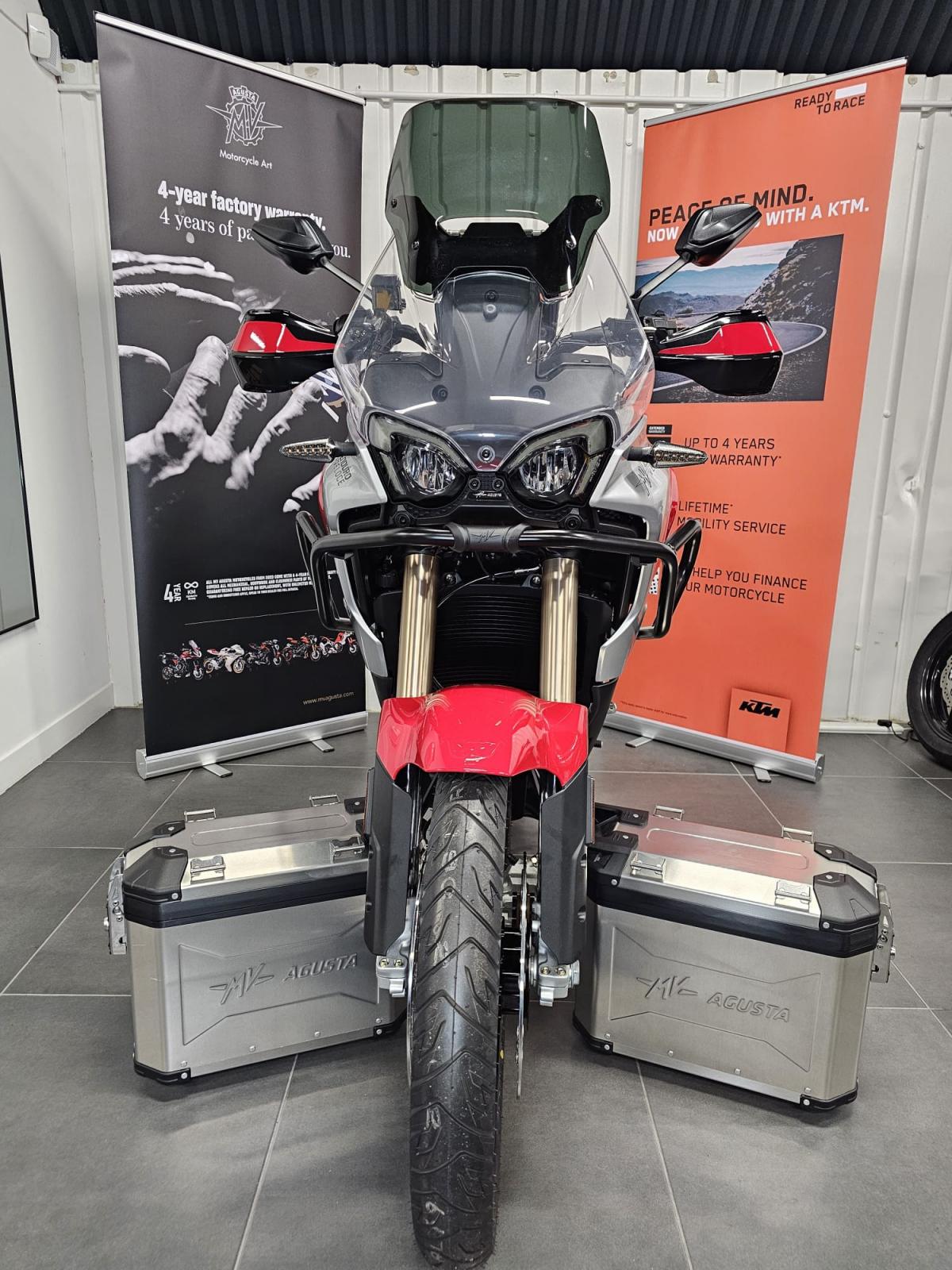 
								MV AGUSTA Enduro Veloce full									