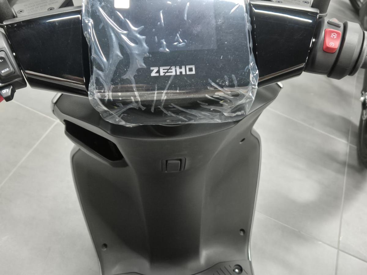 
								ZEEHO AE6 full									