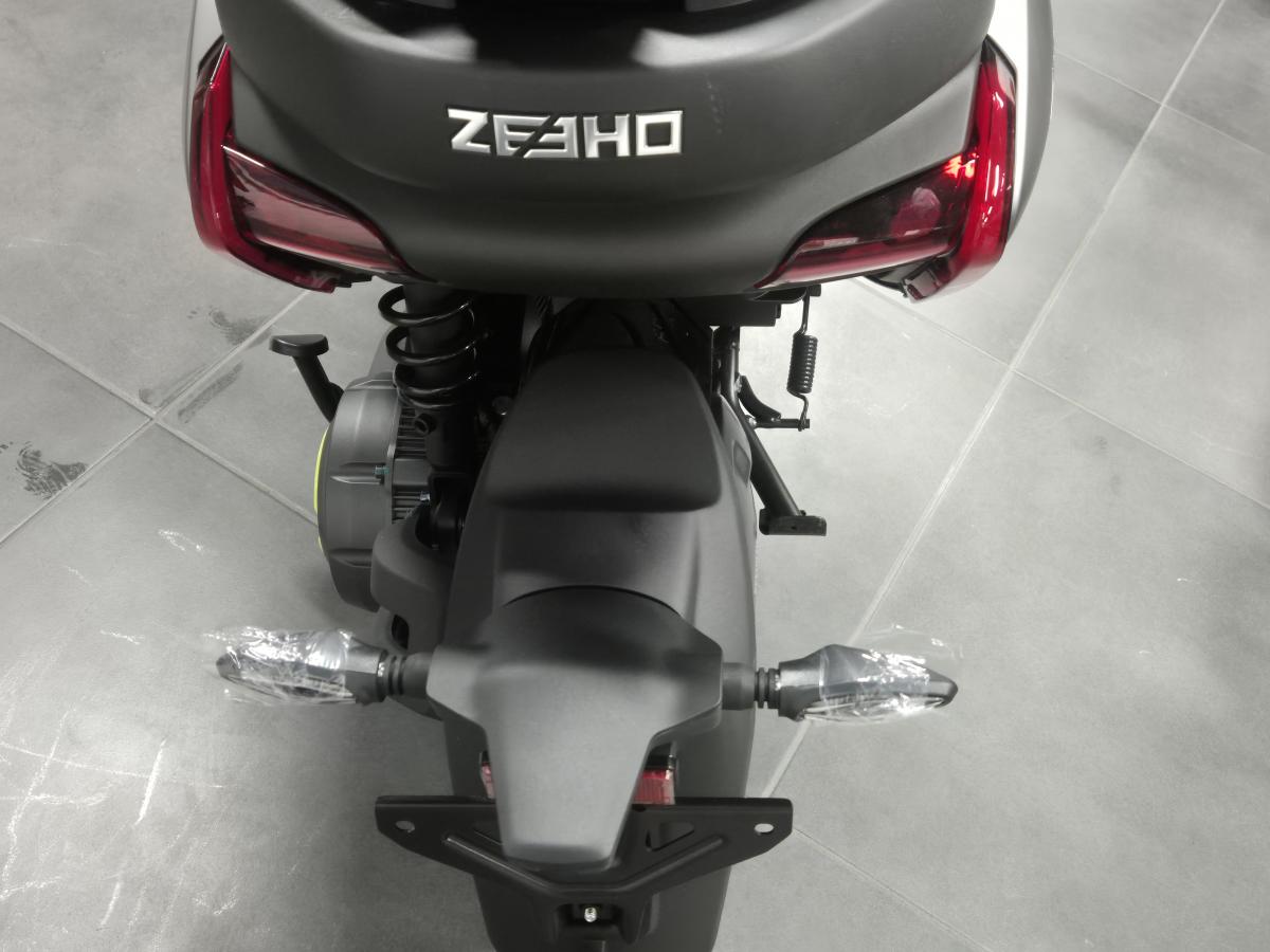 
								ZEEHO AE6 full									