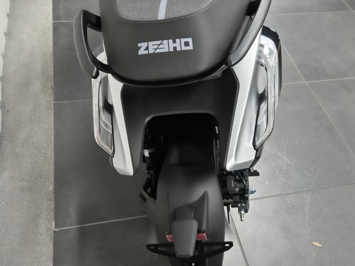 
								ZEEHO ZEEHO AE8+ full									