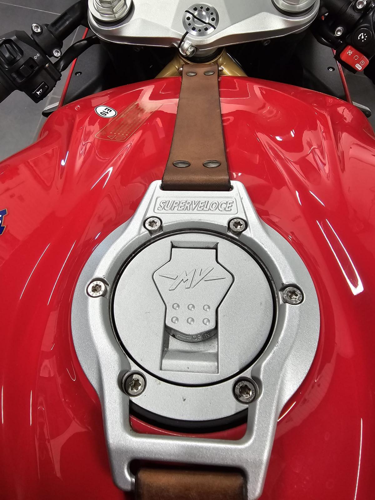 
								MV AGUSTA SUPERVELOCE full									