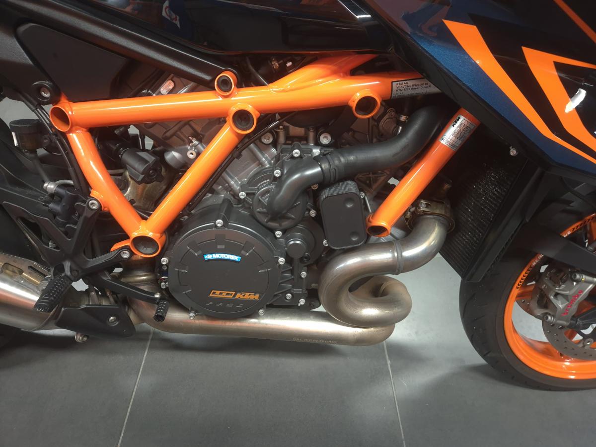 
								KTM 1290 SUPERDUKE R full									