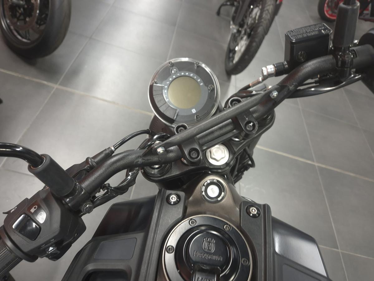 
								HUSQVARNA SVARTPILEN 125 full									