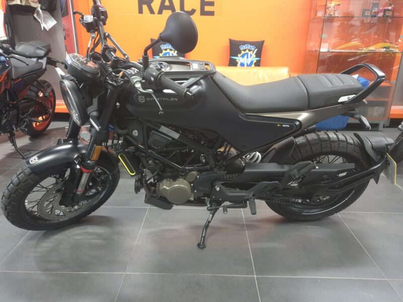HUSQVARNA SVARTPILEN 125