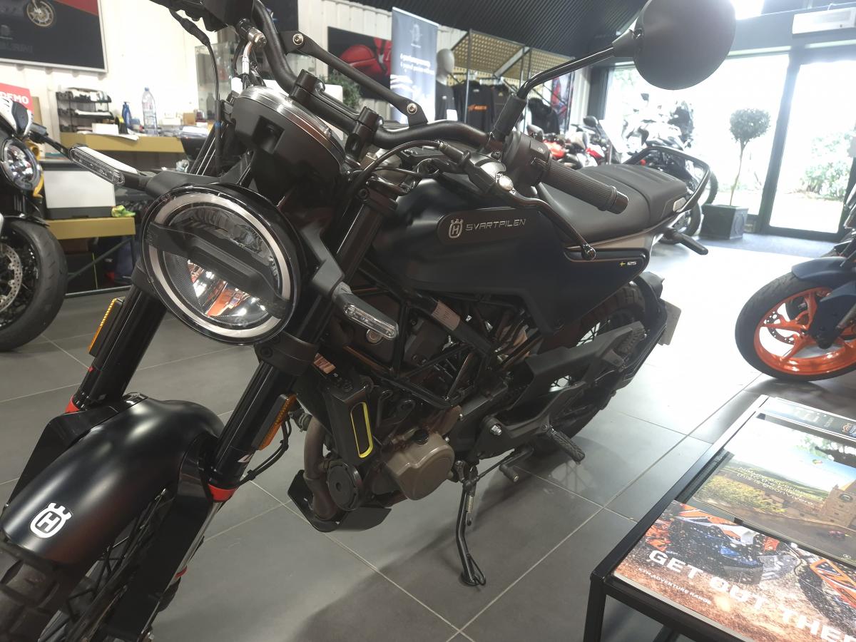 
								HUSQVARNA SVARTPILEN 125 full									