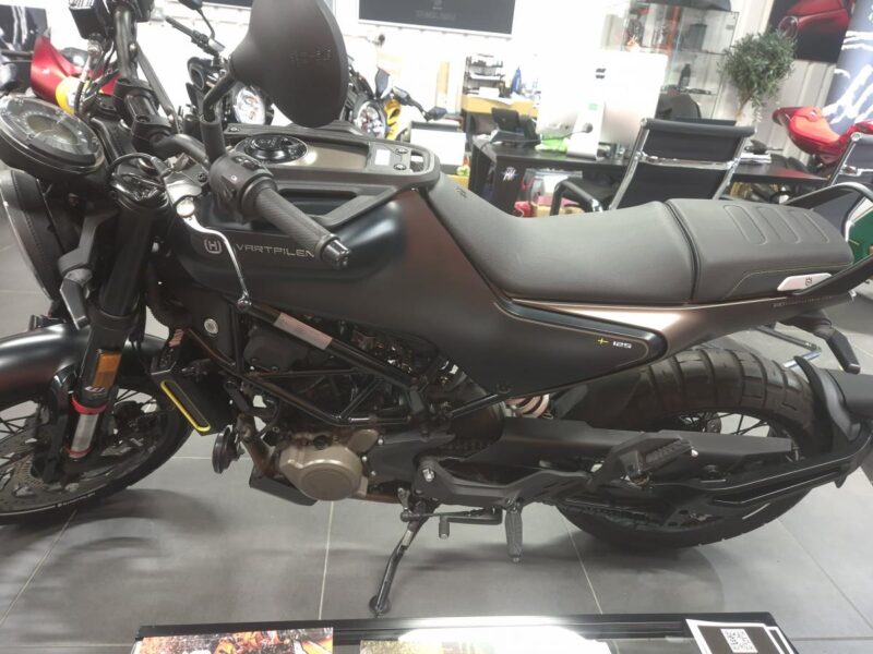 HUSQVARNA SVARTPILEN 125