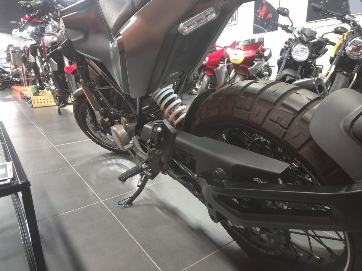 
								HUSQVARNA SVARTPILEN 125 full									