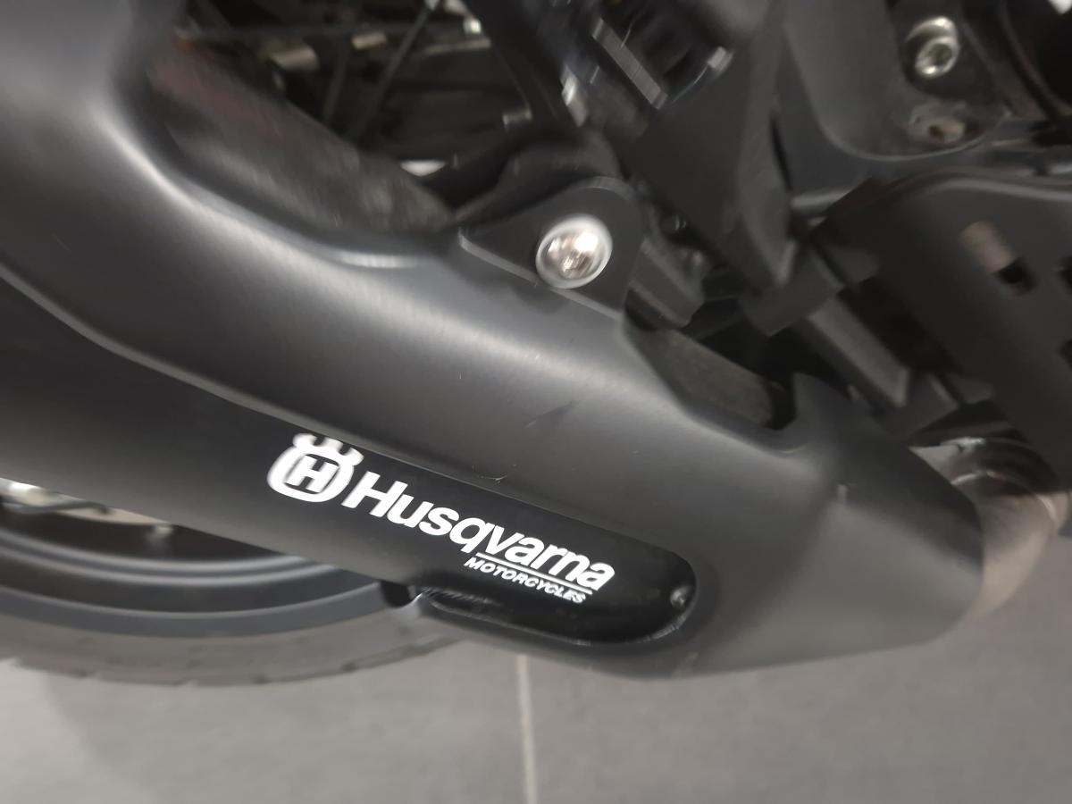 
								HUSQVARNA SVARTPILEN 125 full									
