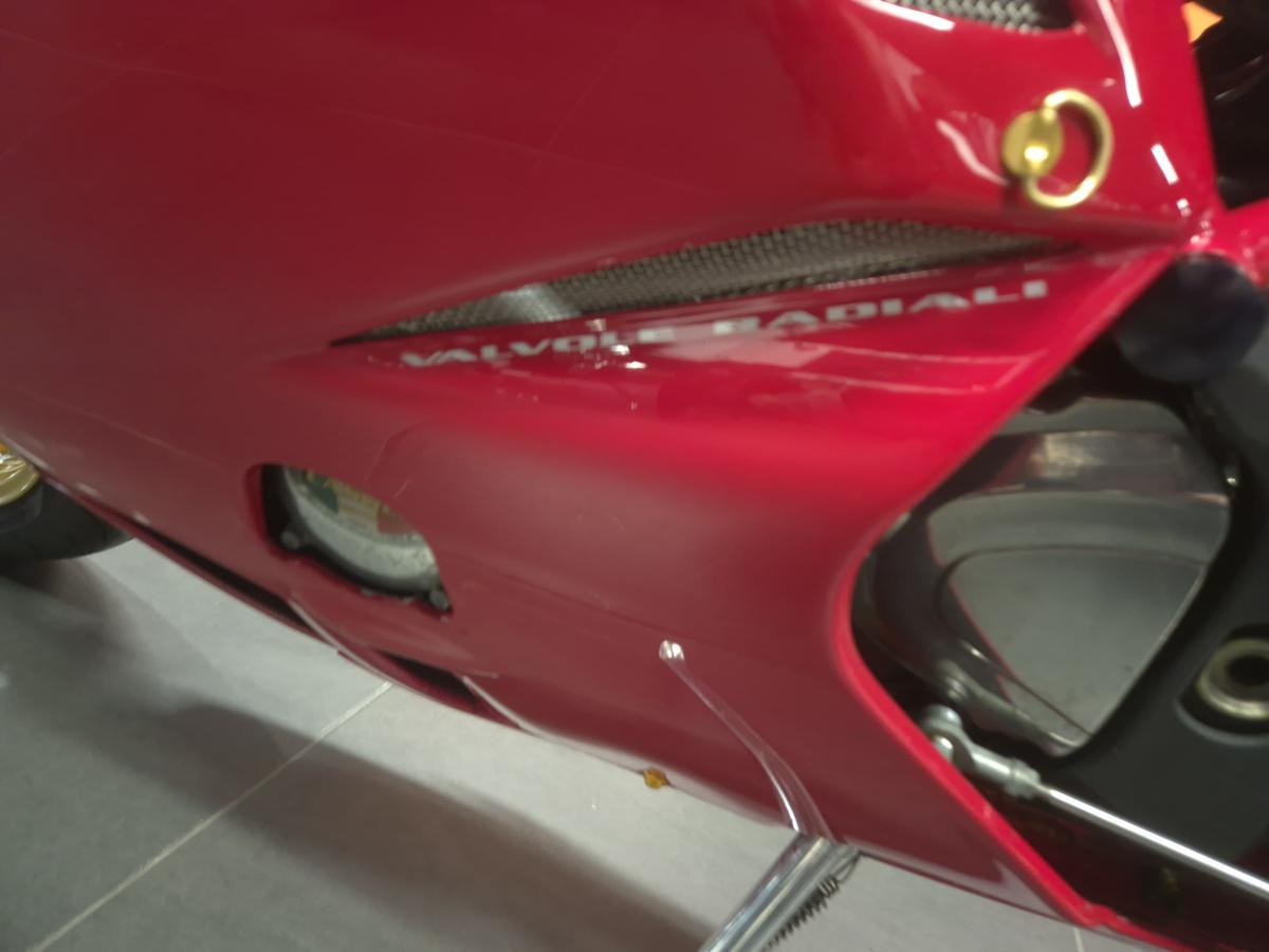 
								MV AGUSTA 750 F4 ORO full									