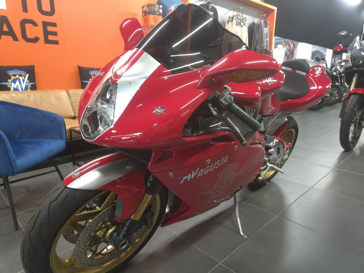 
								MV AGUSTA 750 F4 ORO full									