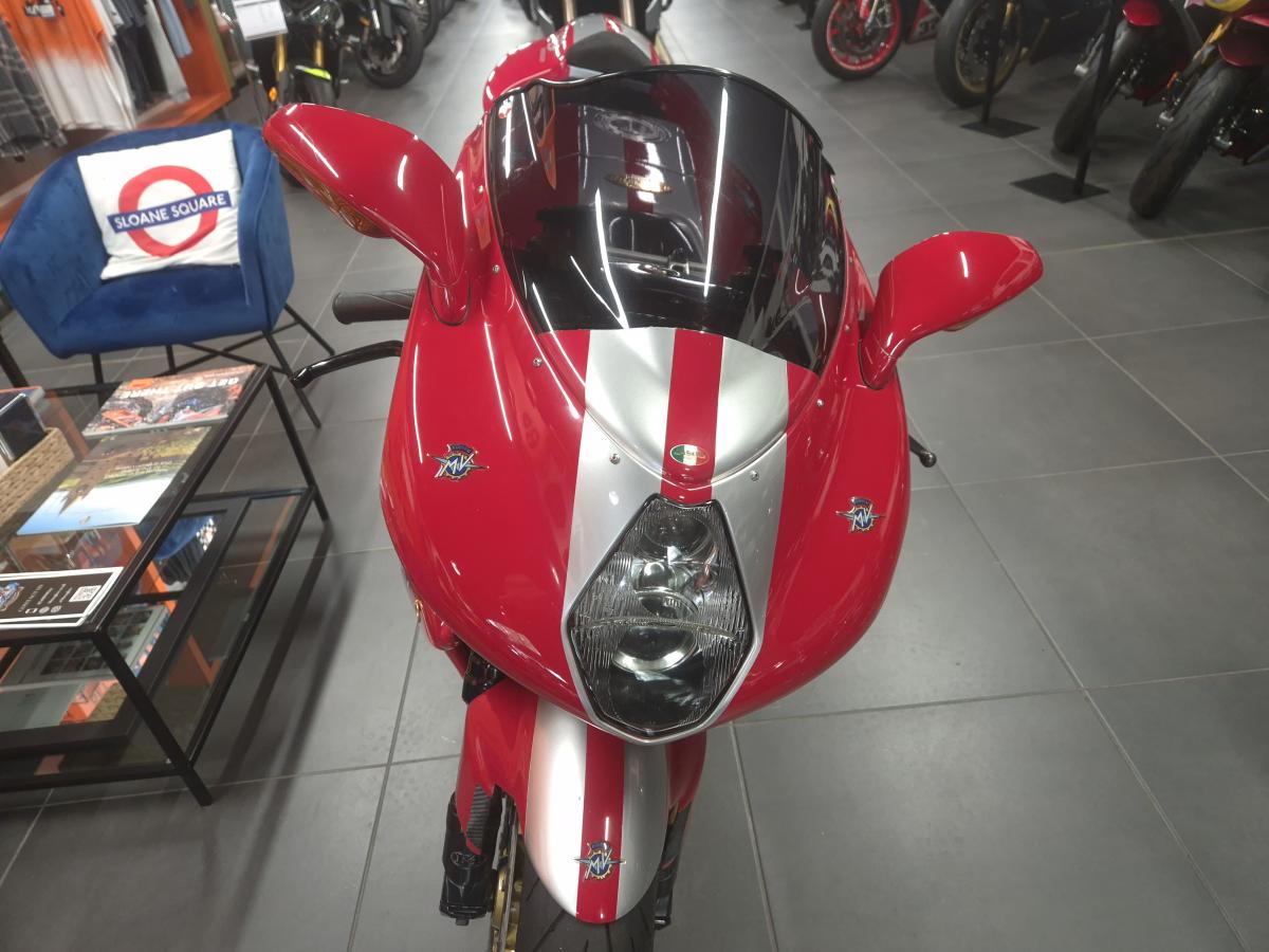 
								MV AGUSTA 750 F4 ORO full									