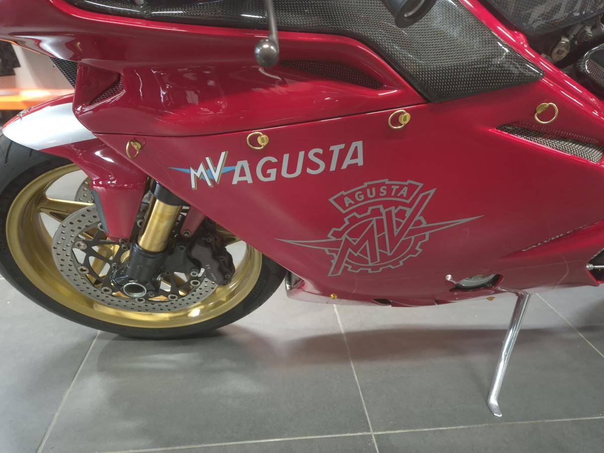 
								MV AGUSTA 750 F4 ORO full									