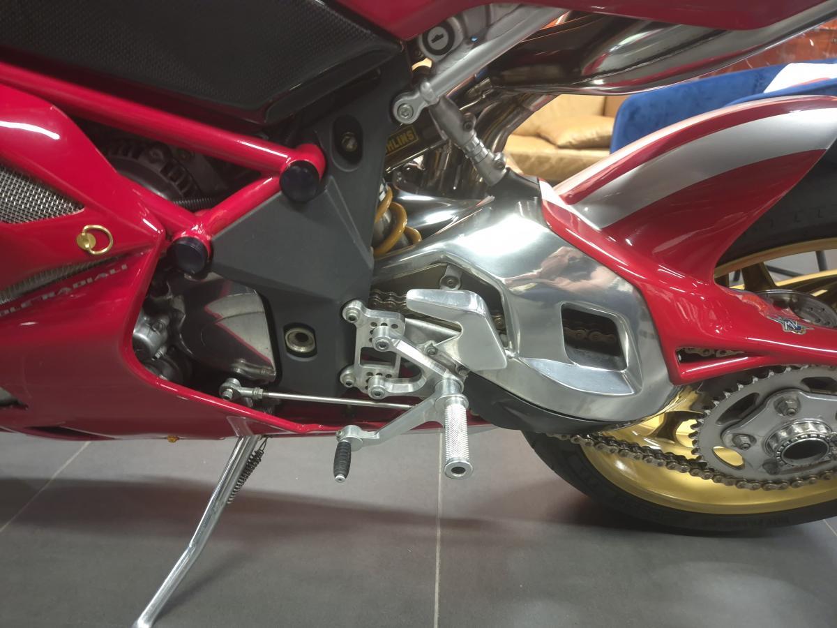 
								MV AGUSTA 750 F4 ORO full									