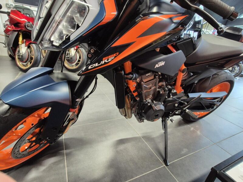 KTM 890 DUKE R