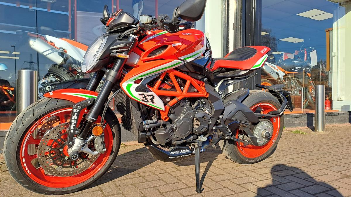 
								MV AGUSTA DRAGSTER RC full									