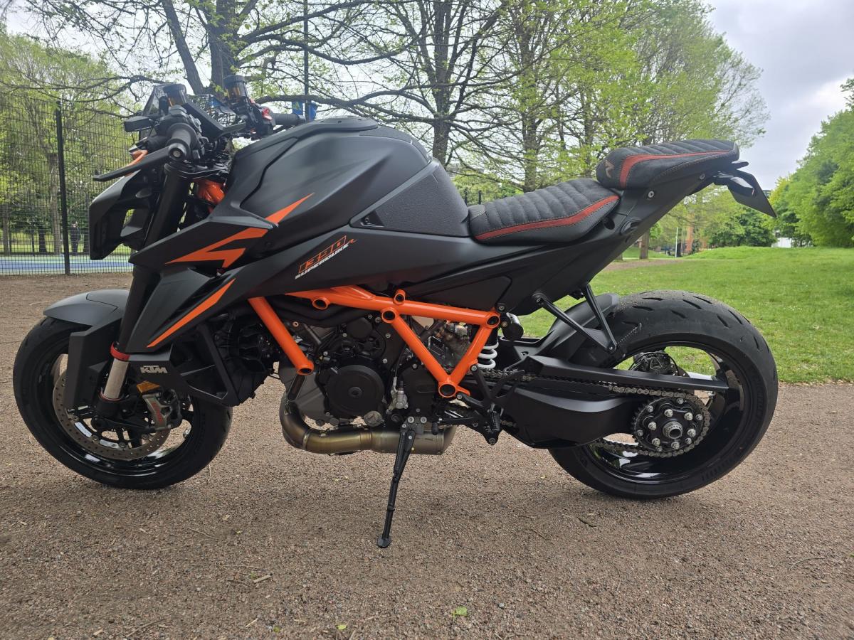 KTM 1390 SUPERDUKE R