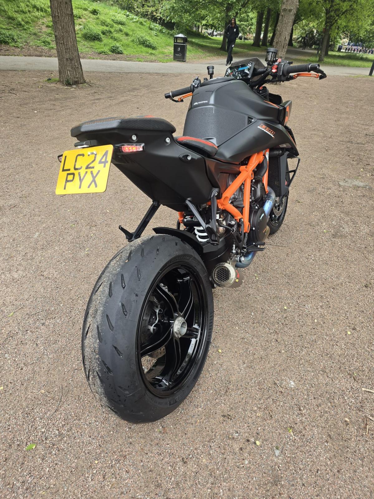 
								KTM 1390 SUPERDUKE R full									