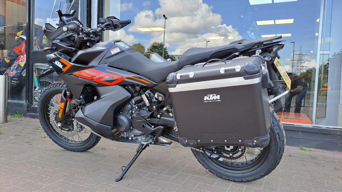 
								KTM 790 ADVENTURE full									