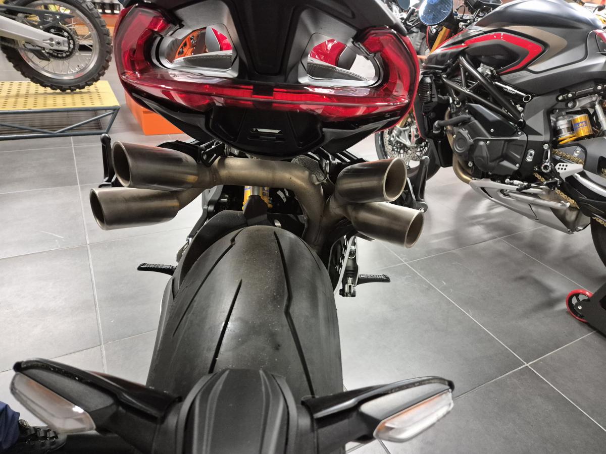 MV AGUSTA BRUTALE 1000RR