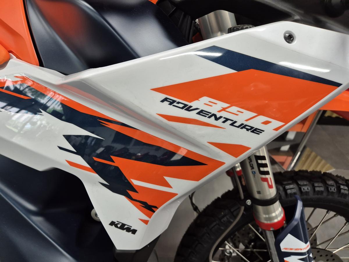 
								KTM 890 ADVENTURE R full									