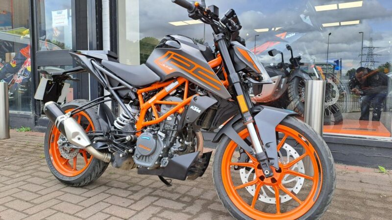 KTM 125 DUKE 23