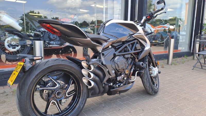 MV AGUSTA BRUTALE 800 RR