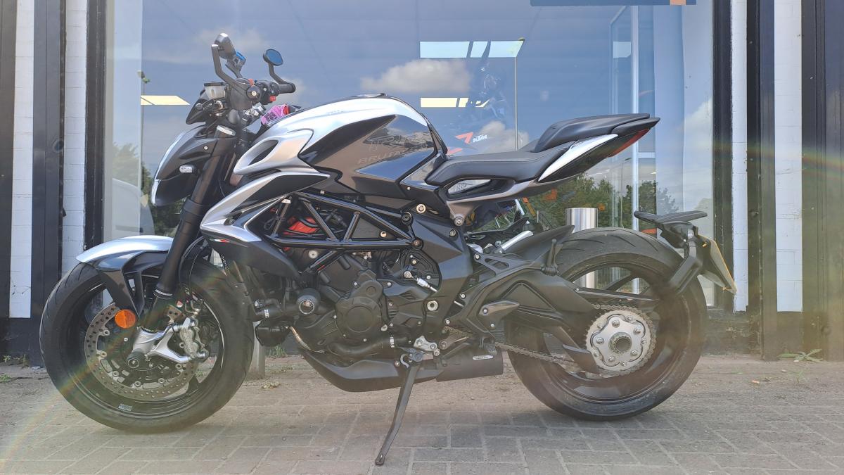 MV AGUSTA BRUTALE 800 RR