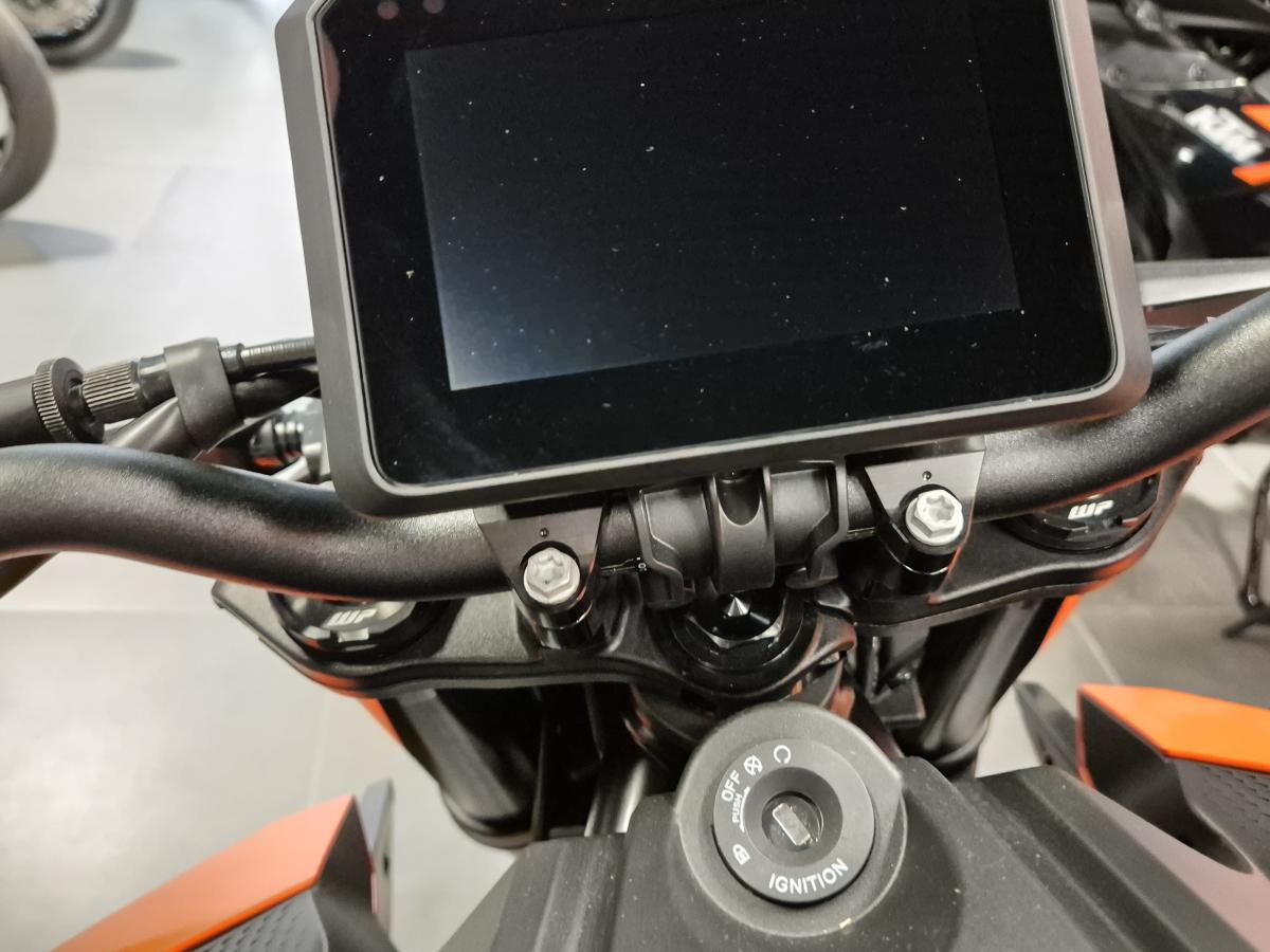 
								KTM 990 DUKE full									