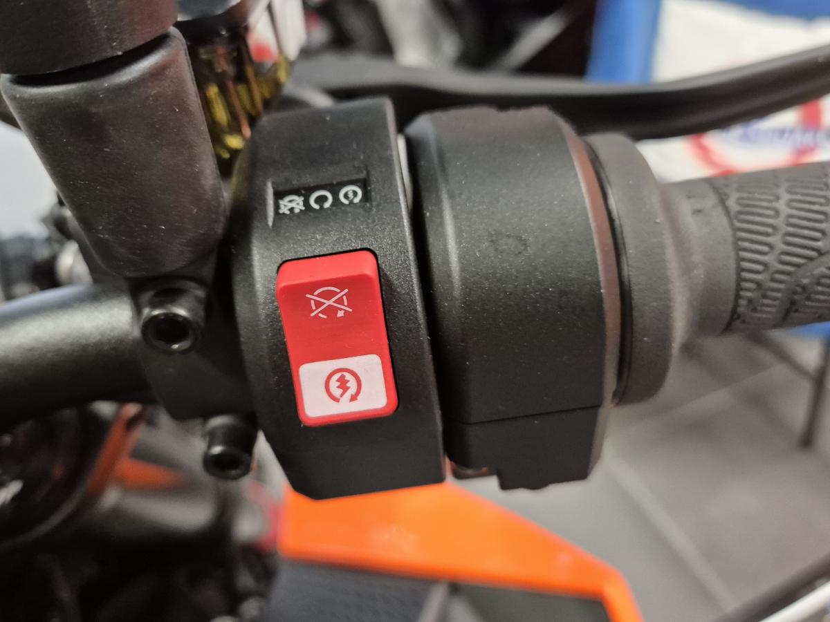 
								KTM 990 DUKE full									