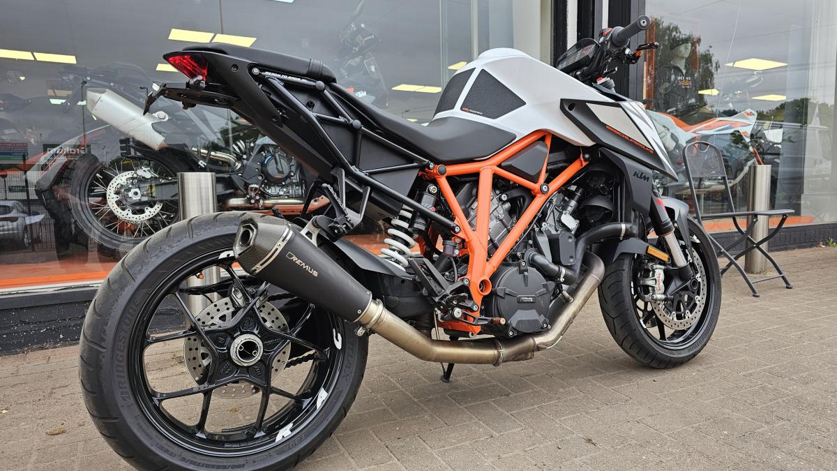 KTM KTM 1290 SUPERDUKE R 19