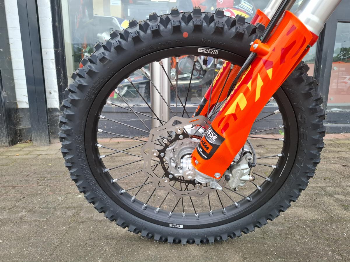 
								KTM 350 EXC-F SIX DAYS full									