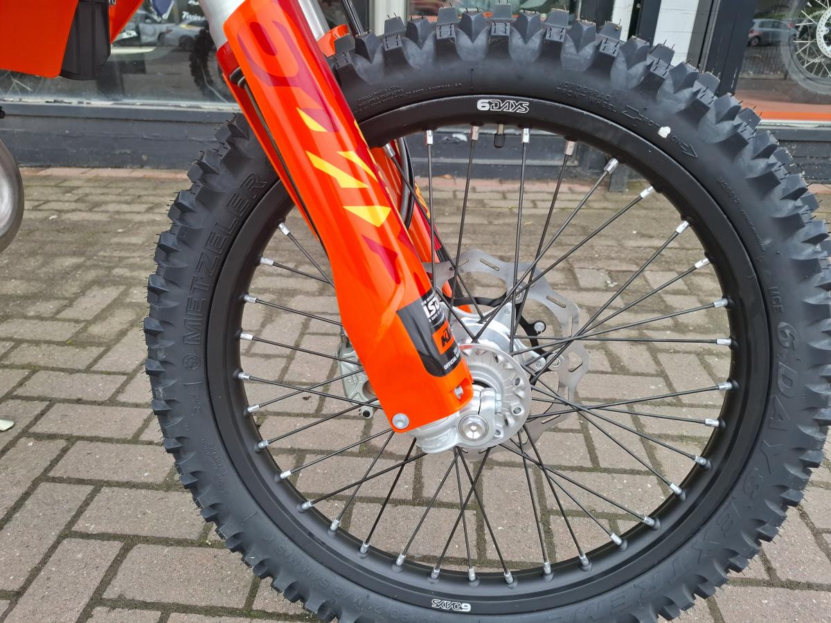 
								KTM 350 EXC-F SIX DAYS full									